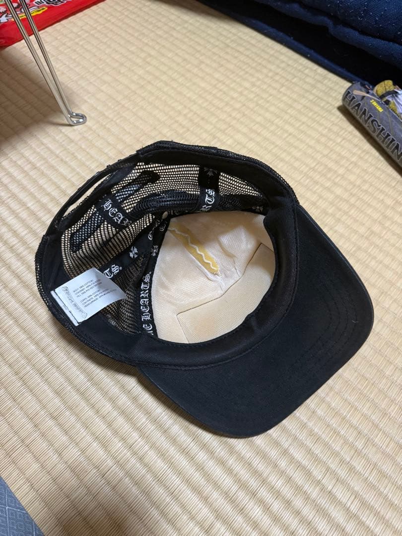 CHROME HEARTS トラッカーキャップ