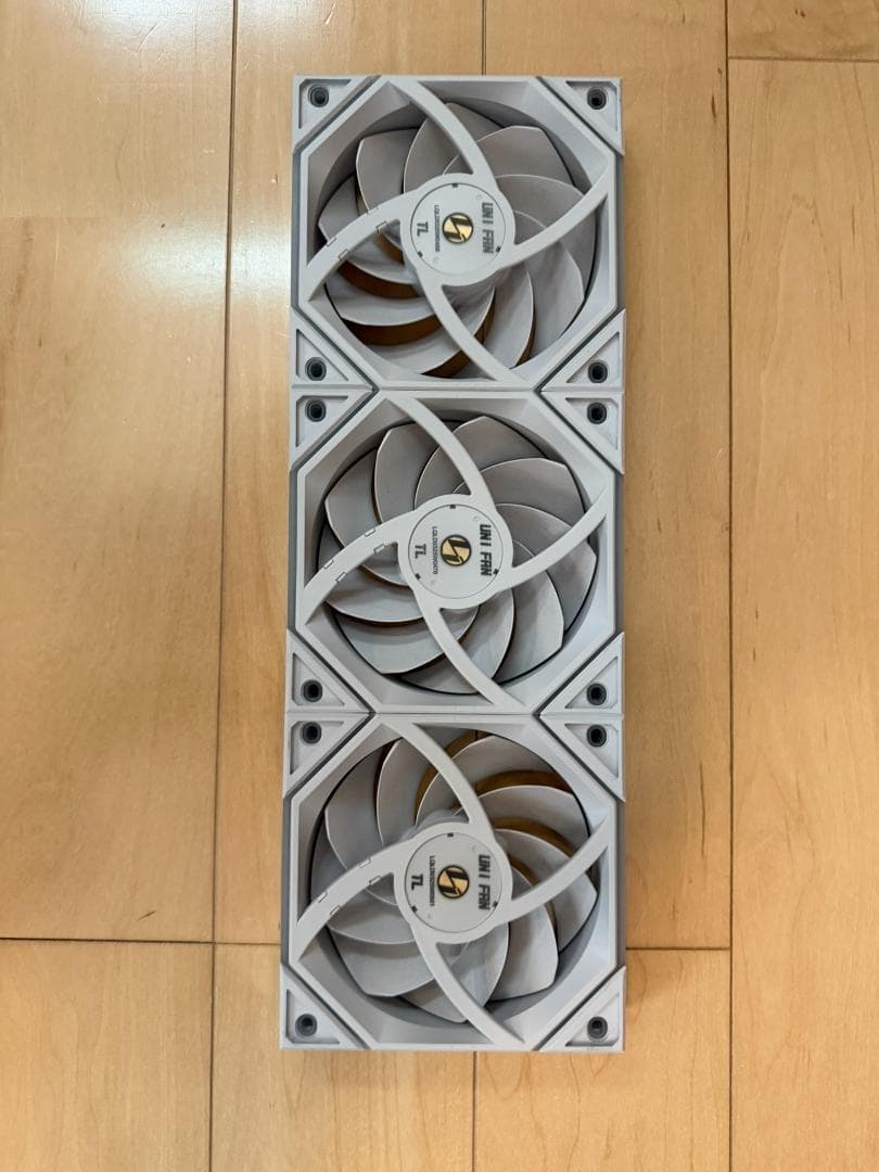Lianli UniFan TL120　ホワイト