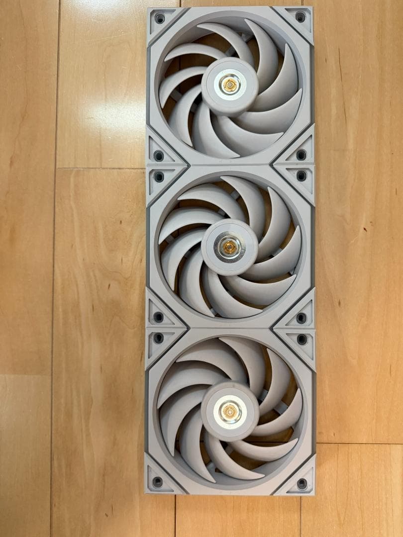 Lianli UniFan TL120　ホワイト