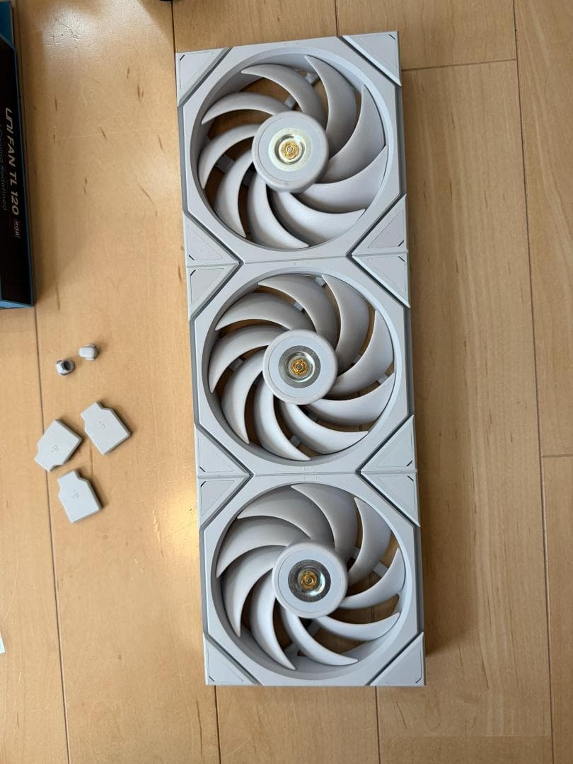 Lianli UniFan TL120　ホワイト