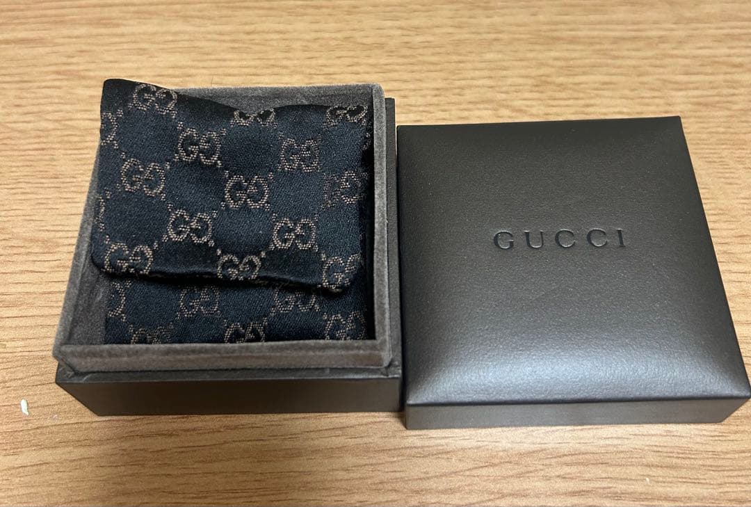 GUCCI ネックレス　シルバー　ペンダント　箱付