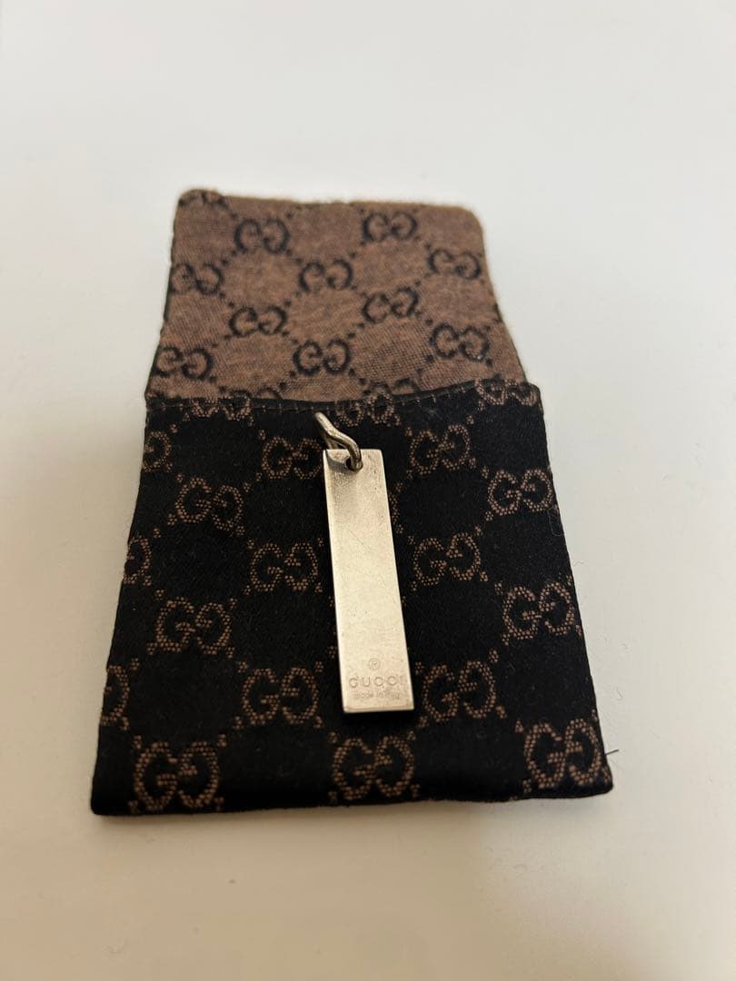 GUCCI ネックレス　シルバー　ペンダント　箱付