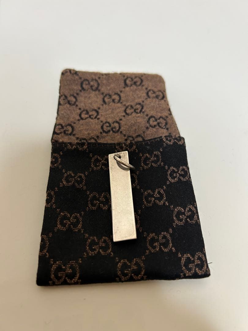 GUCCI ネックレス　シルバー　ペンダント　箱付
