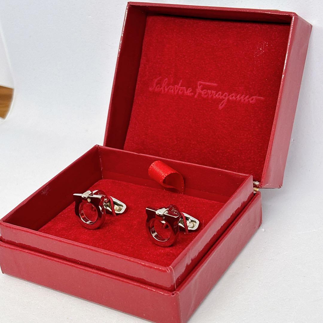 Salvatore Ferragamo フェラガモ ガンチーニ カフリンクス