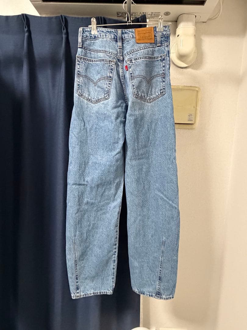 【ママ】LEVI'S BAGGY DAD BARREL：デニムパンツ