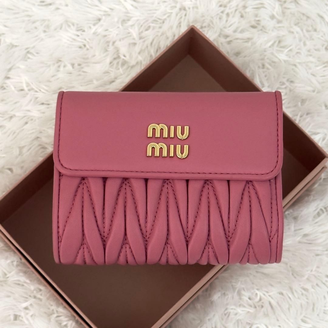 極美品⭐️RFID内蔵 MIUMIU ミュウミュウ マテラッセ 財布 現行