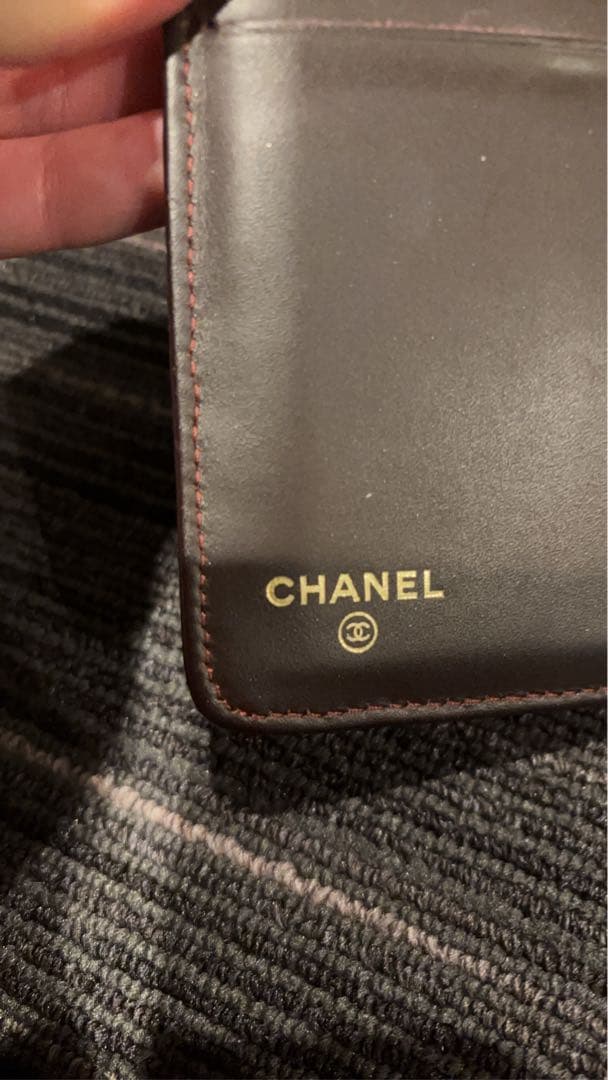 CHANEL ブラック キャビアスキン　二つ折り財布