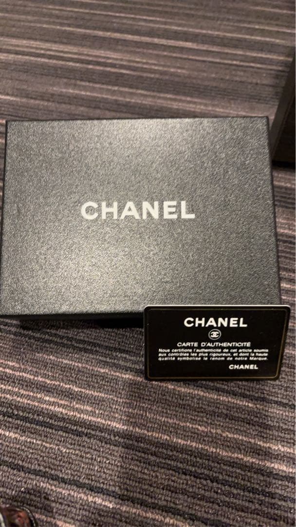CHANEL ブラック キャビアスキン　二つ折り財布