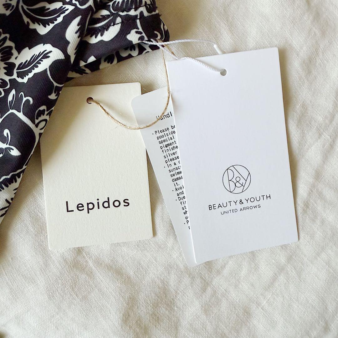新品タグ付 Lepidos フラワープリント ラッシュトップ 水着 M