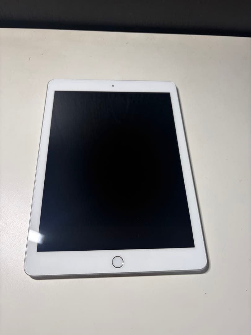 【美品】Apple iPad 第6世代 WiFiモデル 32GB