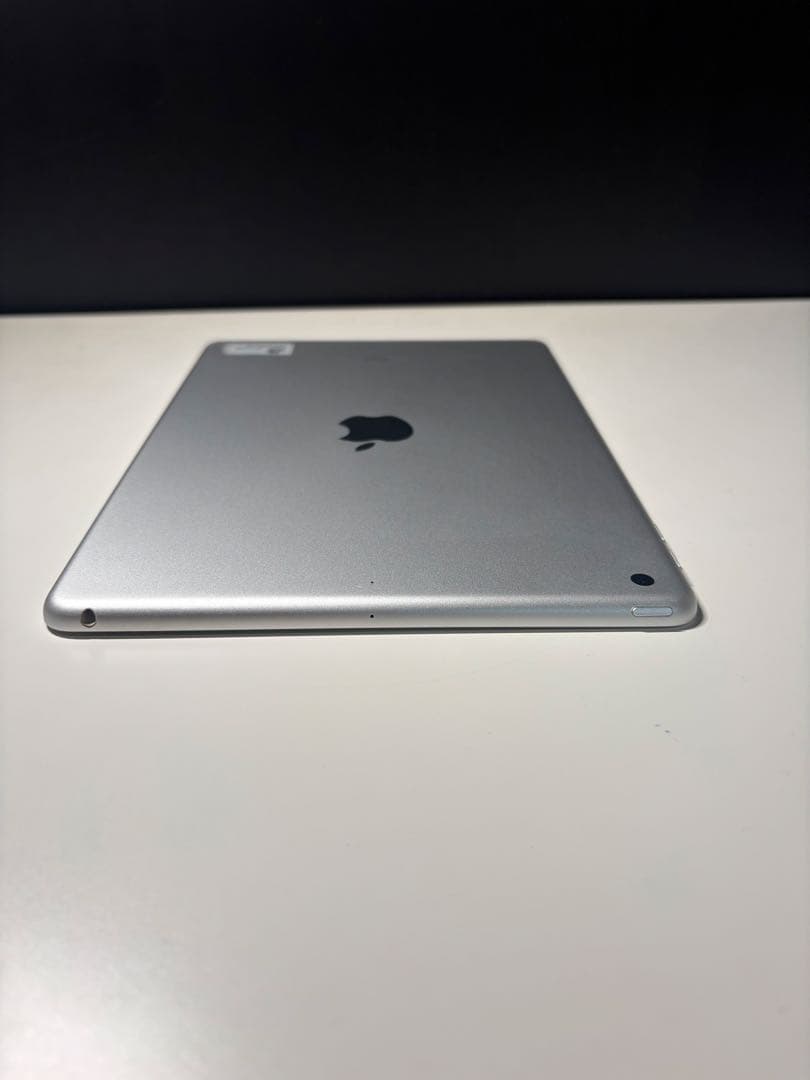 【美品】Apple iPad 第6世代 WiFiモデル 32GB