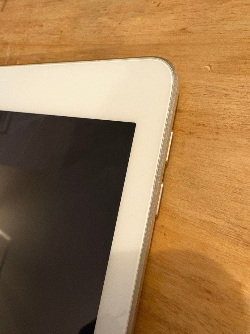 【ケース付き】iPad (第6世代) 32GB Wi-Fiモデル シルバー 本体