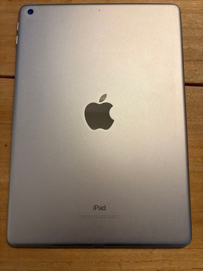 【ケース付き】iPad (第6世代) 32GB Wi-Fiモデル シルバー 本体