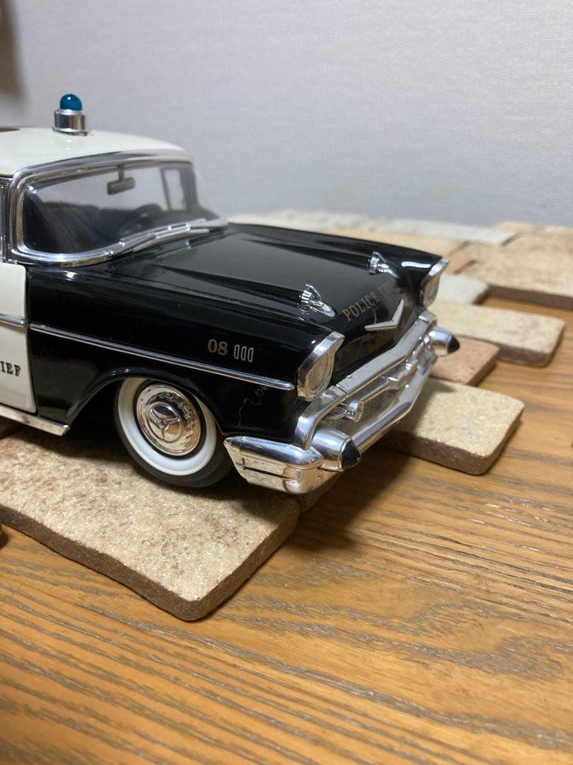 1/18 1957年式ベルエアポリスカー