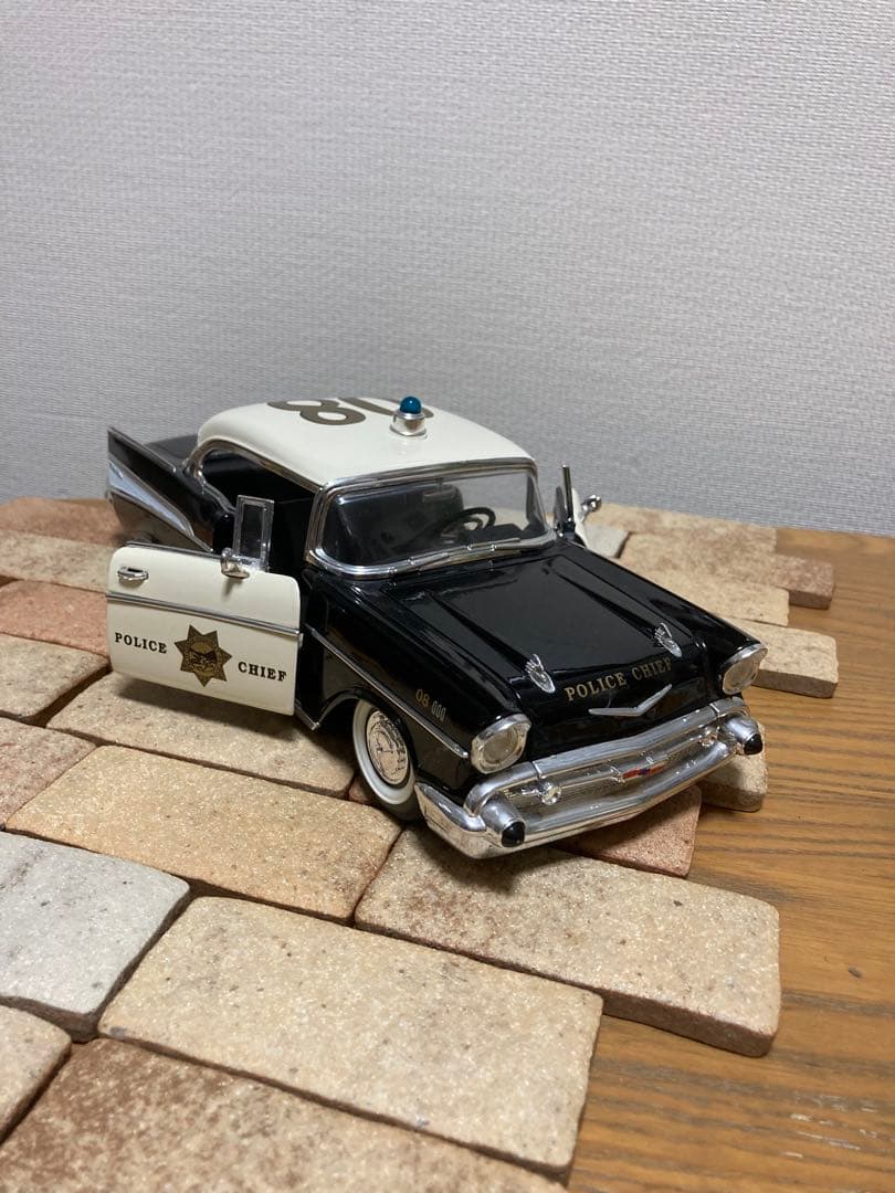 1/18 1957年式ベルエアポリスカー