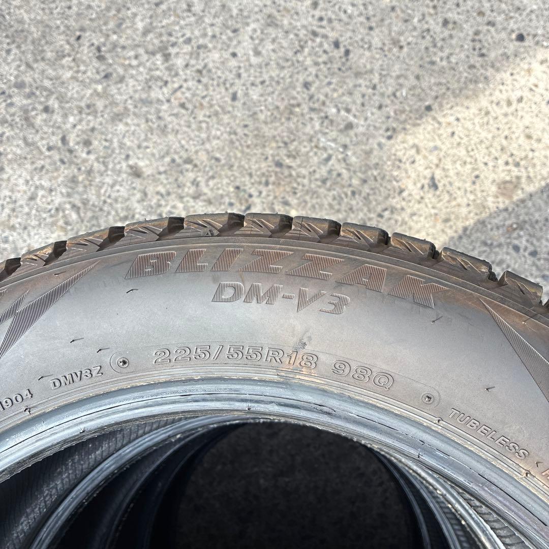 中古ブリヂストン BLIZZAK DM-V3 225/55R18 4本セット