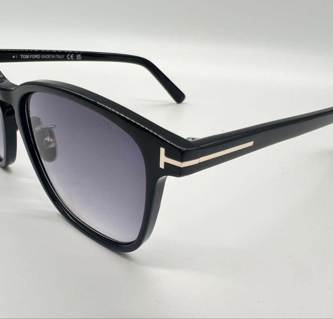 TOM FORD トムフォード サングラス TF1048-01B グラデーション