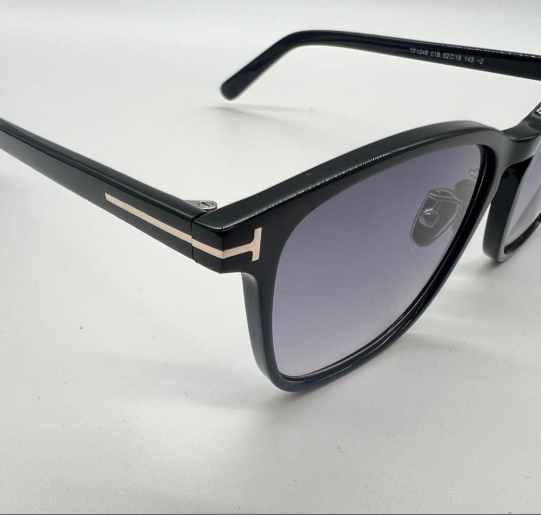 TOM FORD トムフォード サングラス TF1048-01B グラデーション