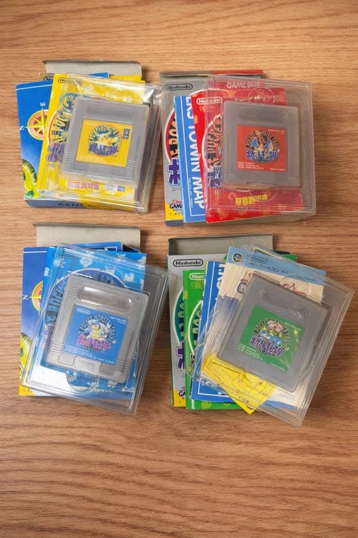 任天堂　ゲームボーイ ポケモン ピカチュウ　赤　青　緑　4セット