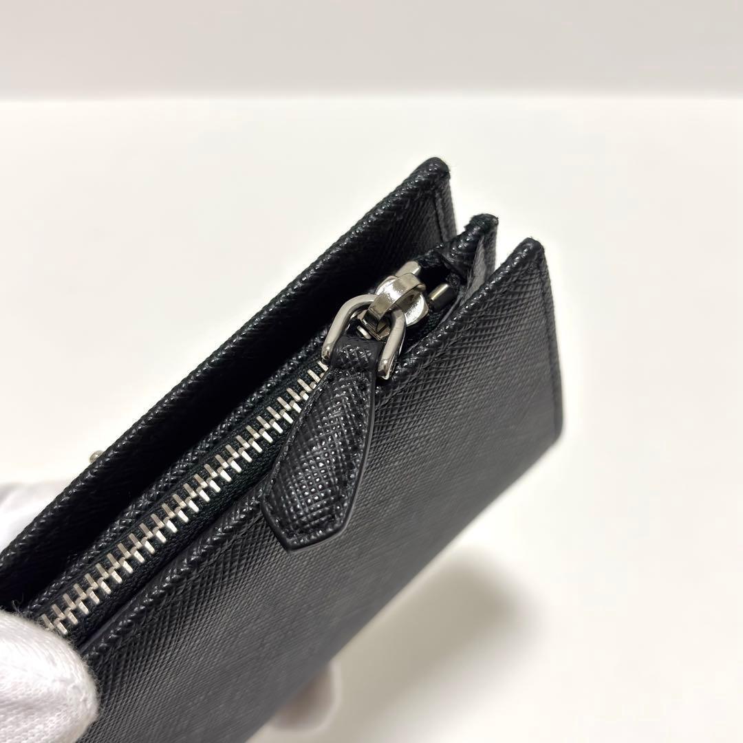 553✨ほぼ新品✨PRADA プラダ 折り財布 サフィアーノトライアングル 黒
