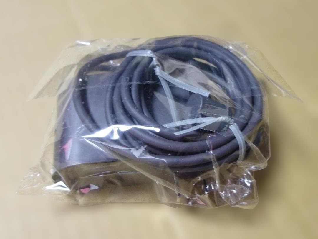 少数入荷　ダイソンSV18専用　新品未使用の純正バッテリーと充電器のセット
