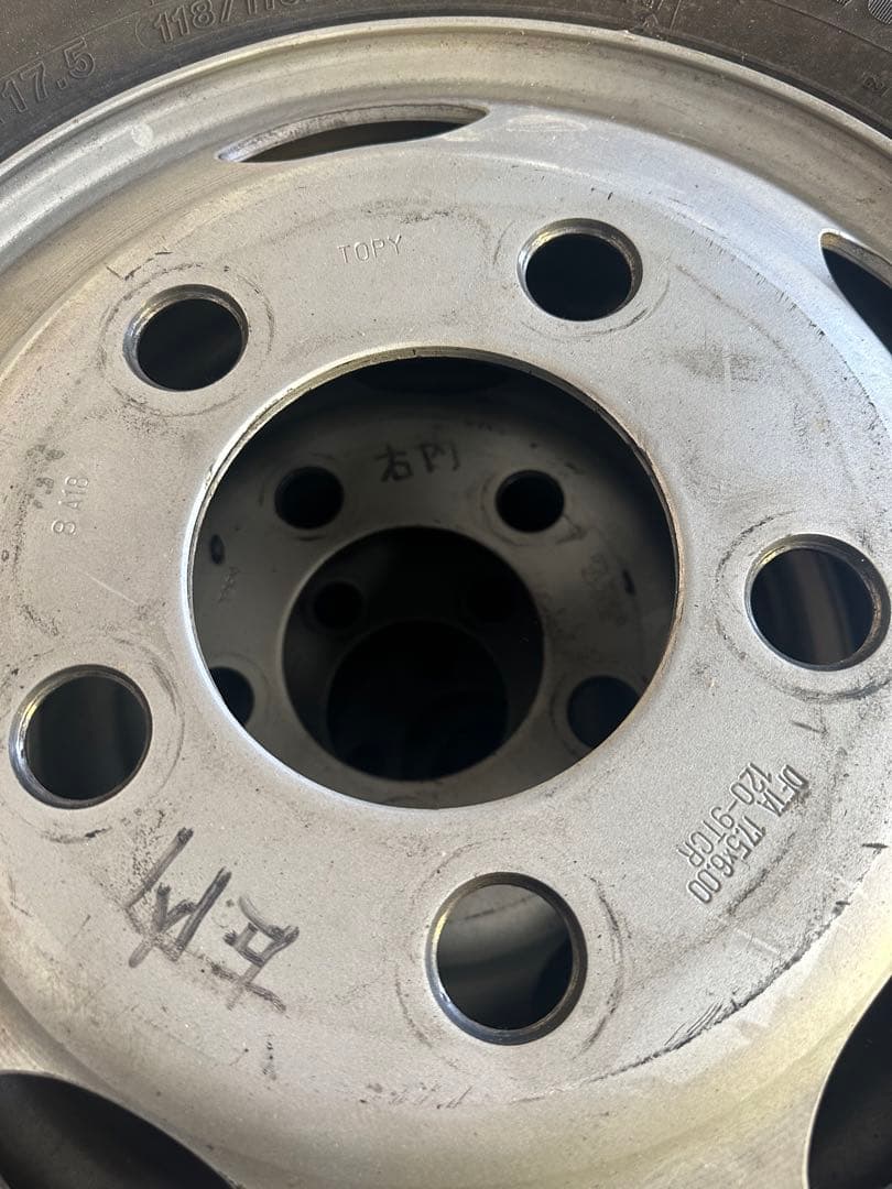 トヨタコースタースタッドレスタイヤホイールセット 215/70R17.5