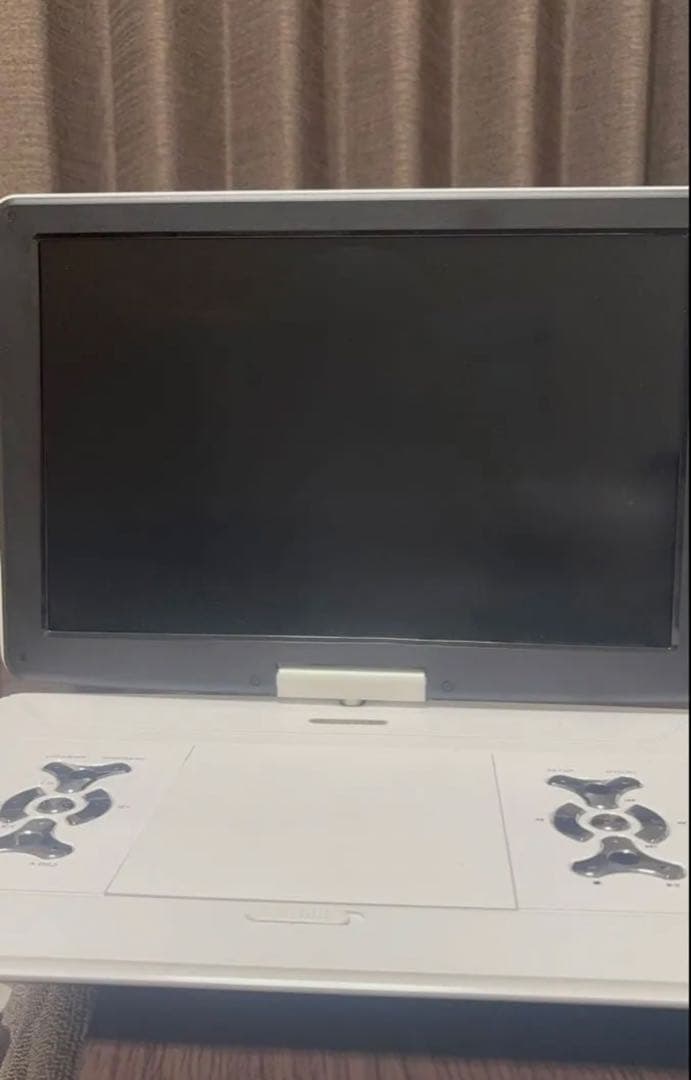 ポータブルDVDプレーヤー