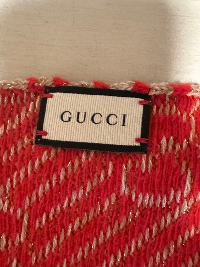 GUCCI 赤 マフラー