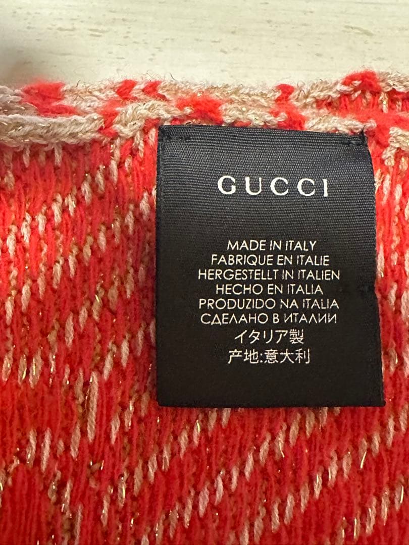 GUCCI 赤 マフラー