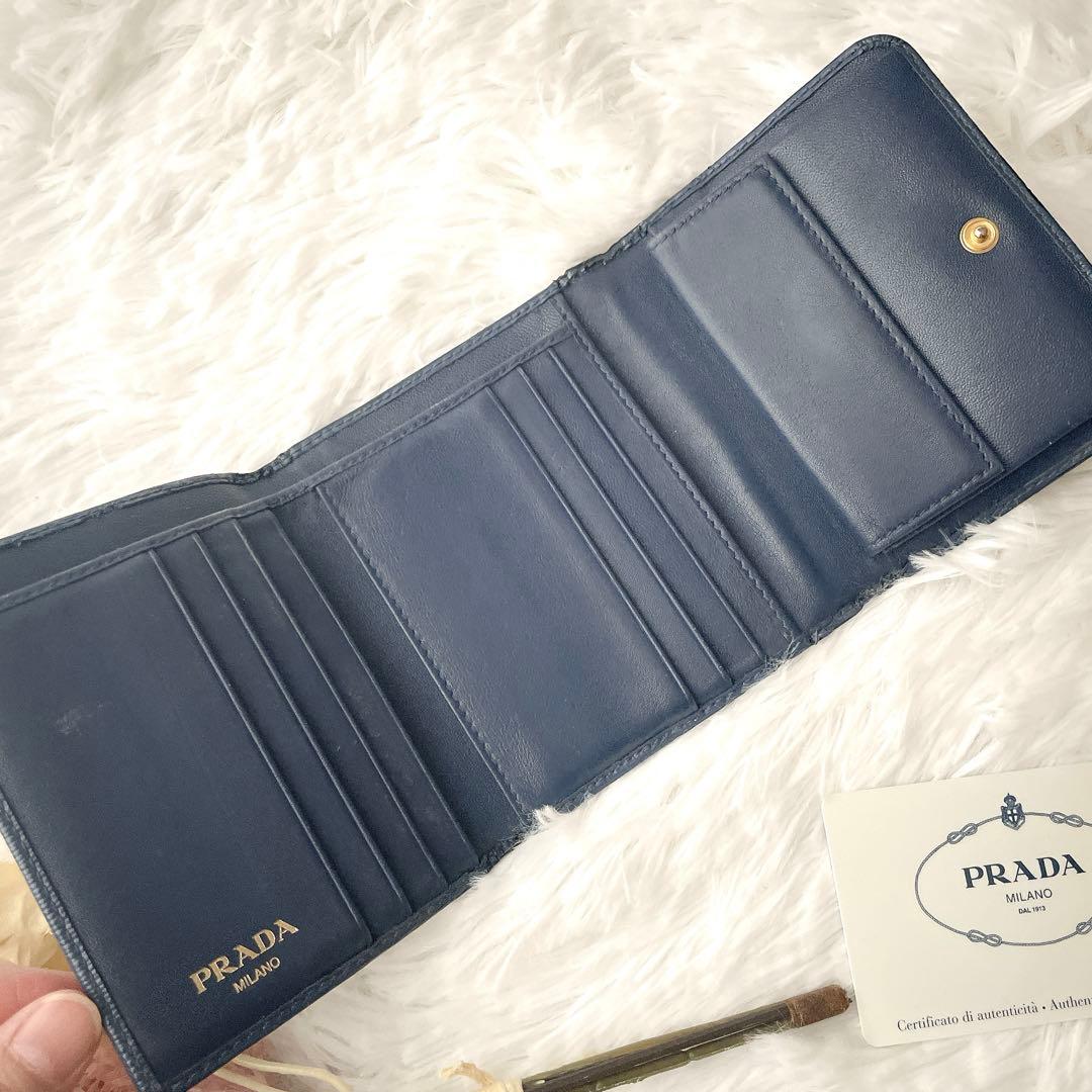 PRADA カーフレザー ネイビー ロゴ金具 三つ折り 財布 ギャランティー