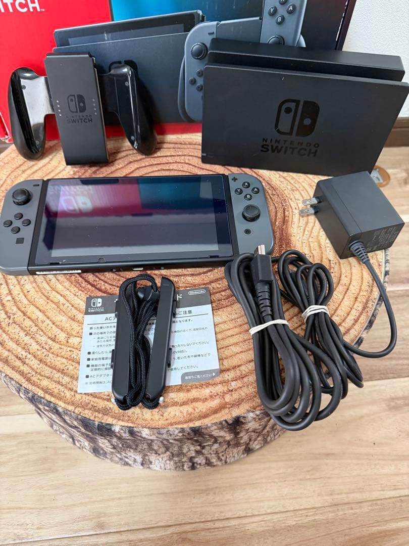 Nintendo Switch ニンテンドースイッチ本体　グレー②
