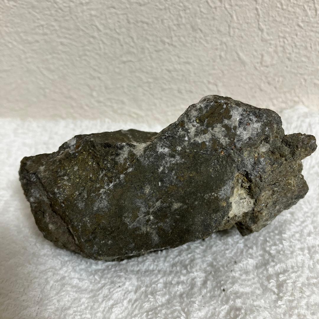 鑑賞石　金鉱石　高玉鉱山　600g