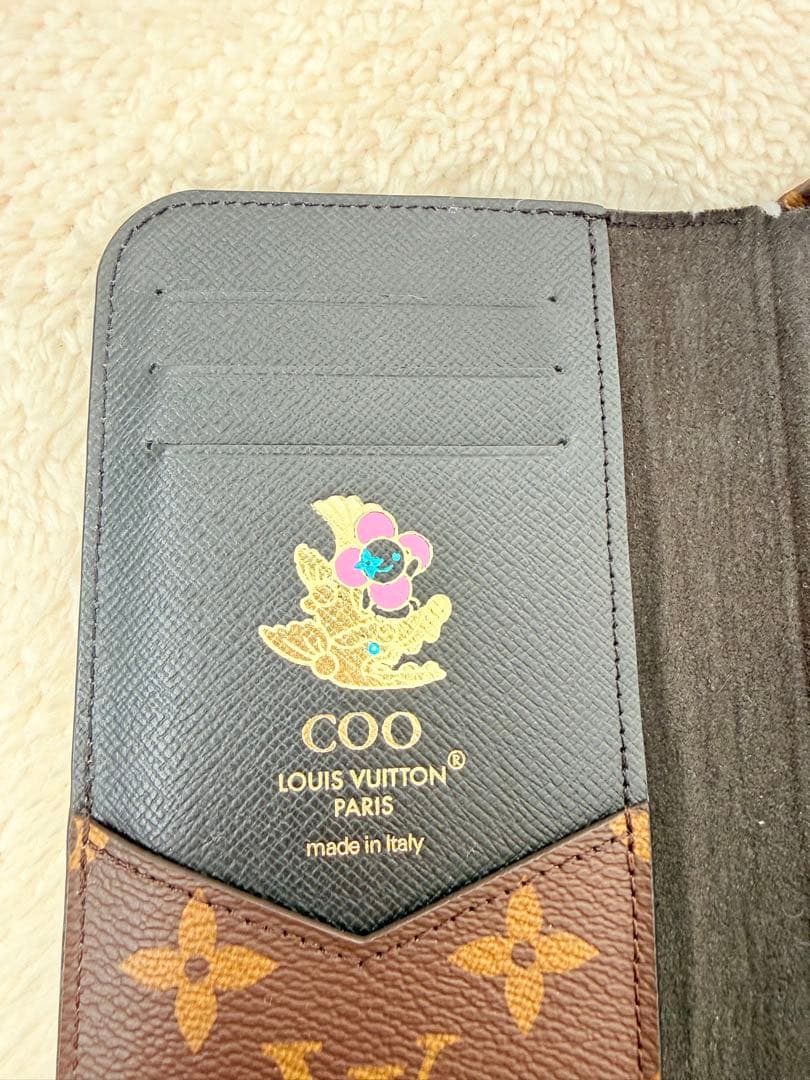 Louis Vuitton iPhone16PRO 携帯手帳型ケース　シャチホコ