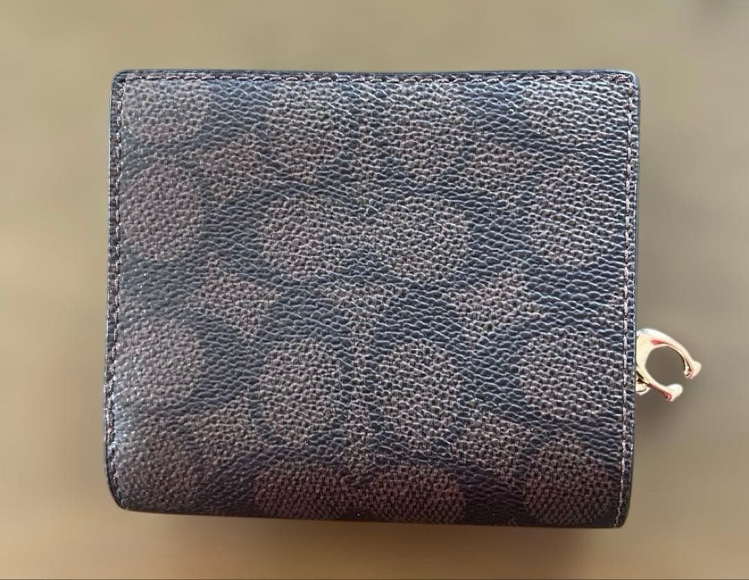 【新品未使用】COACH コーチ 二つ折り財布 シグネチャー チャーム付 茶