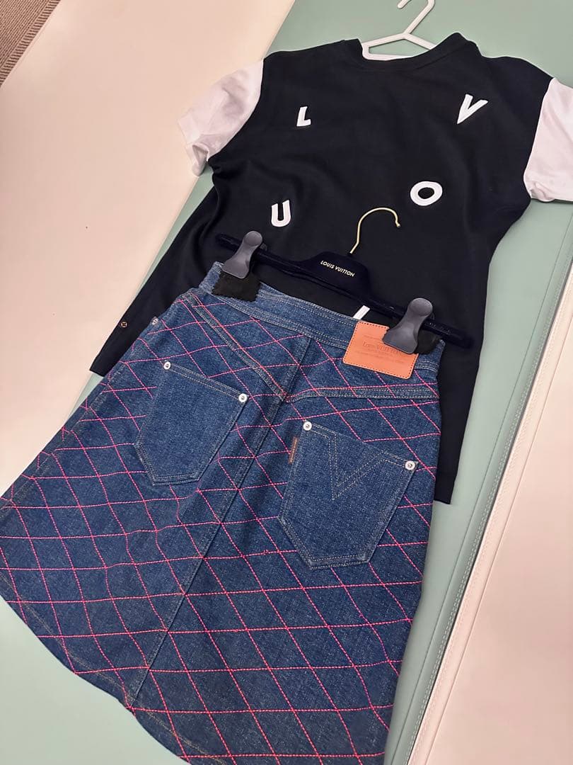 Louis Vuitton 半袖Tシャツとスカート セット