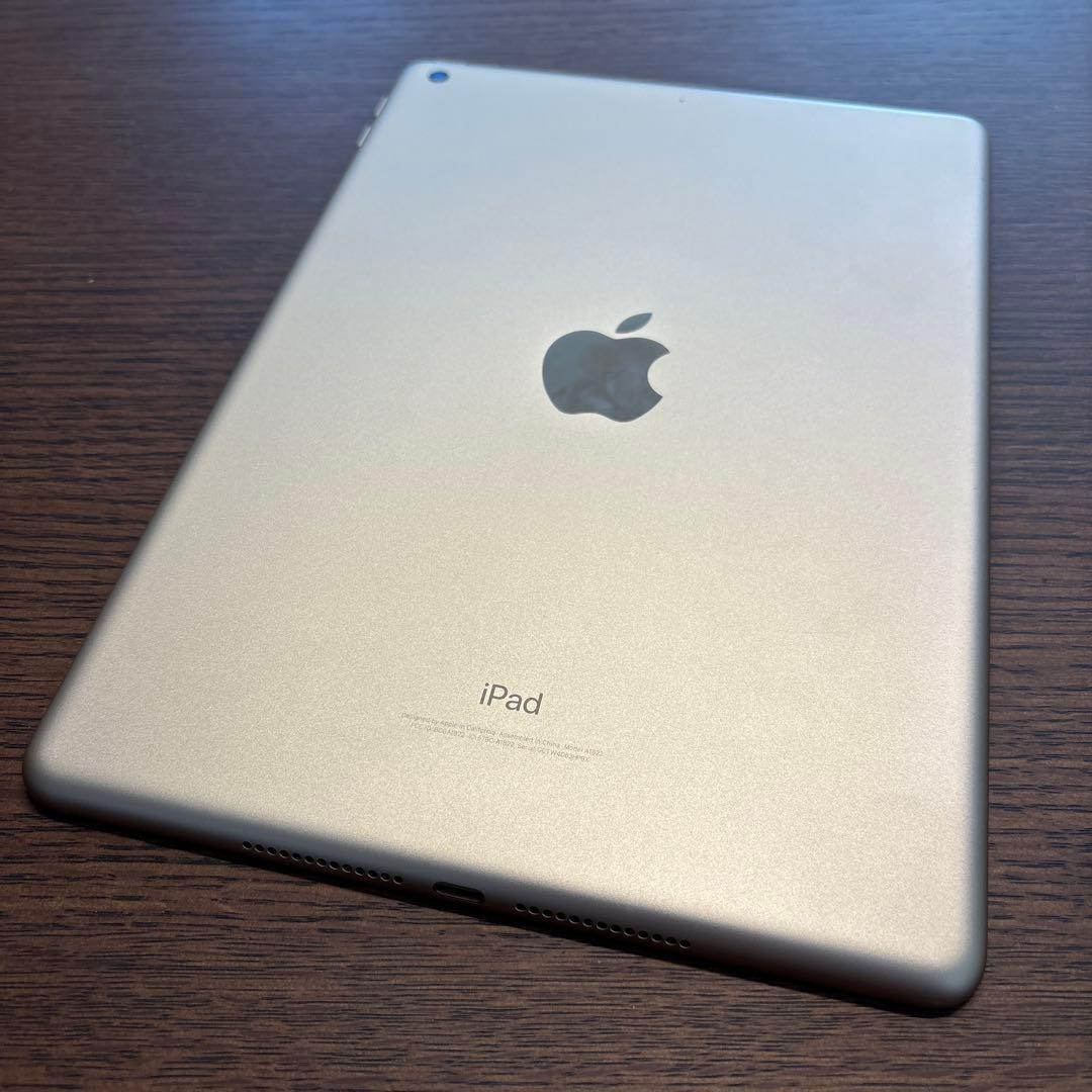 Apple iPad (第5世代) シルバー　A1822