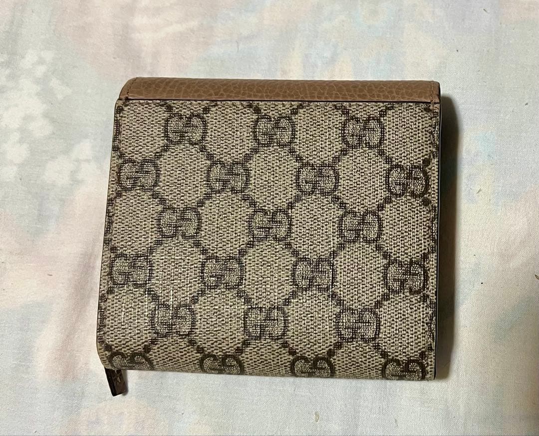 GUCCI 二つ折り財布 ベージュ GGパターン