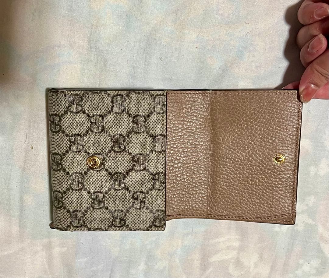 GUCCI 二つ折り財布 ベージュ GGパターン