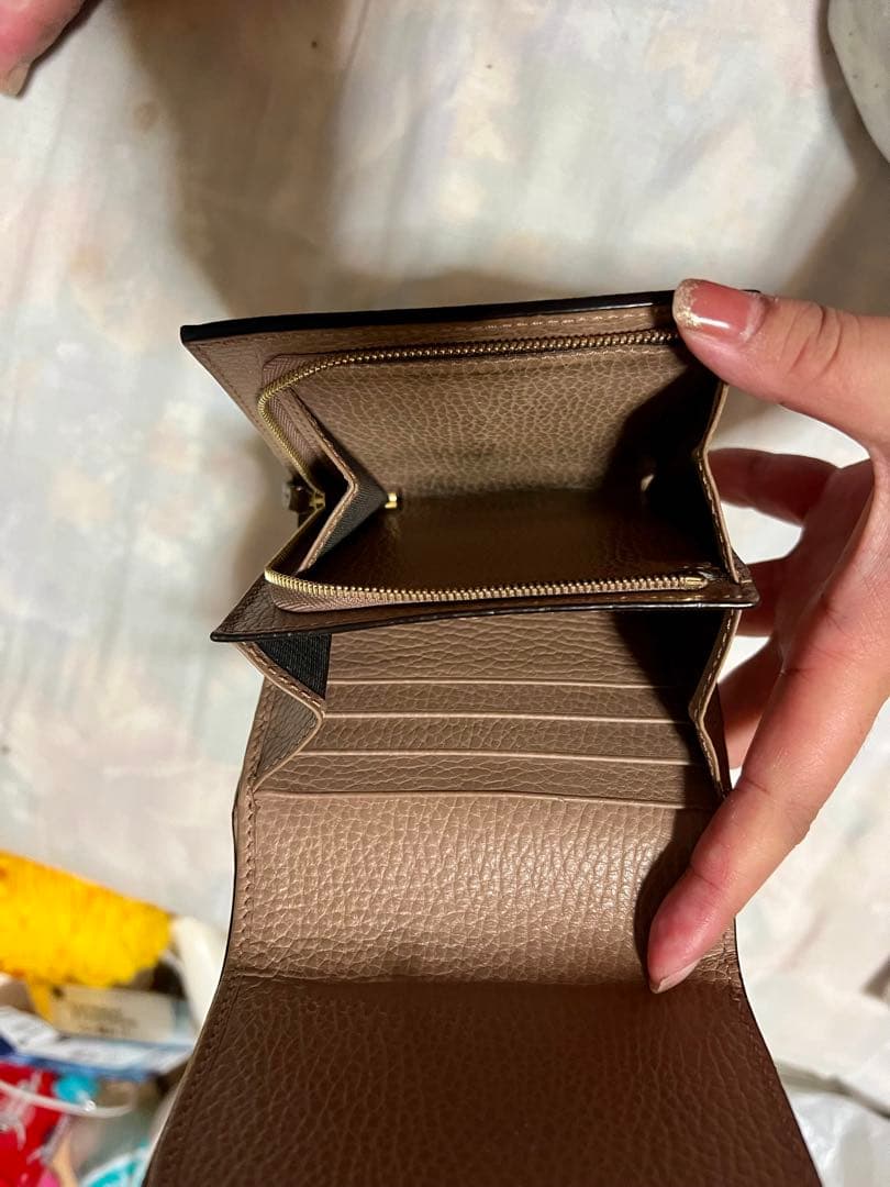 GUCCI 二つ折り財布 ベージュ GGパターン