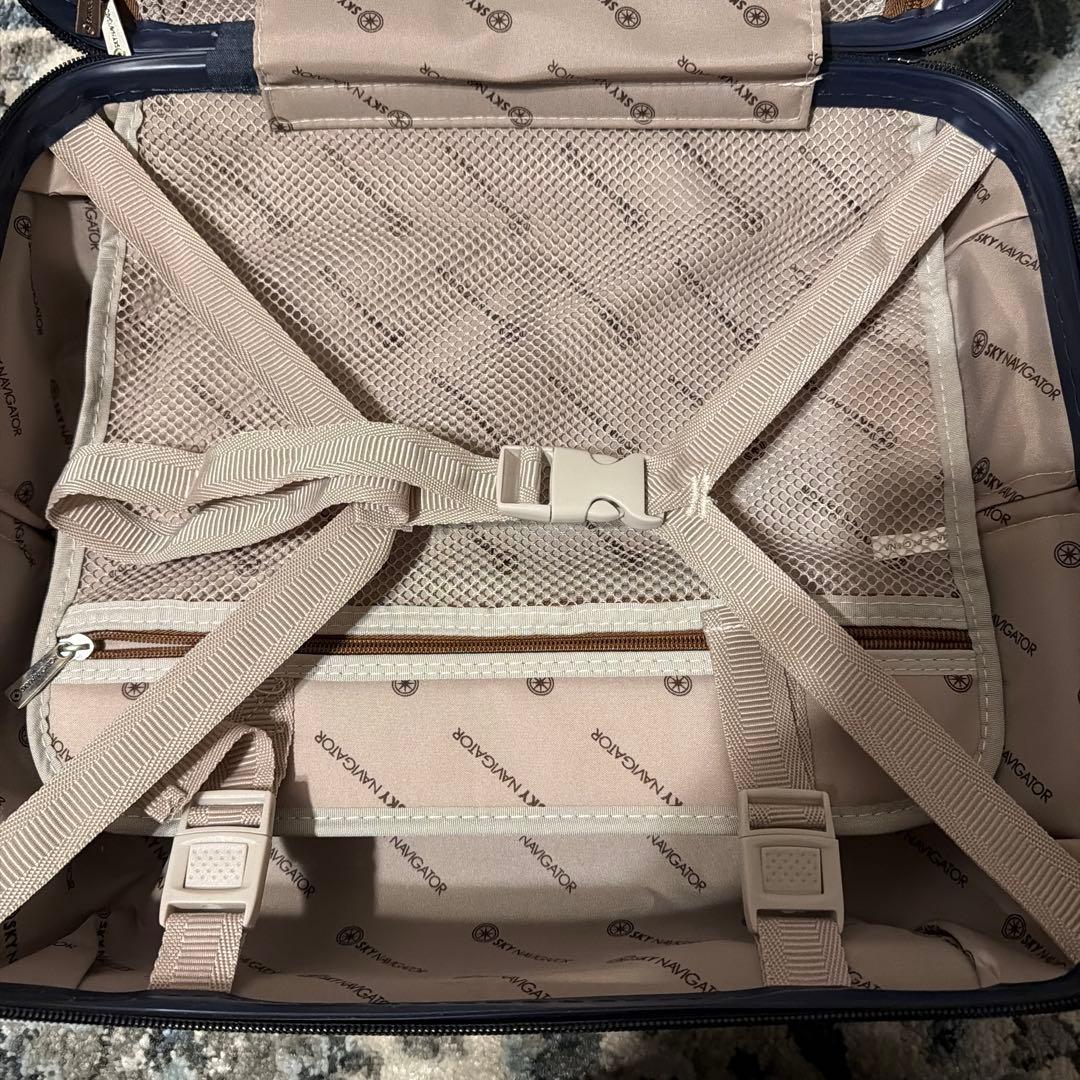 美品　SKY NAVIGATOR スーツケース　25L TSAロック　軽量