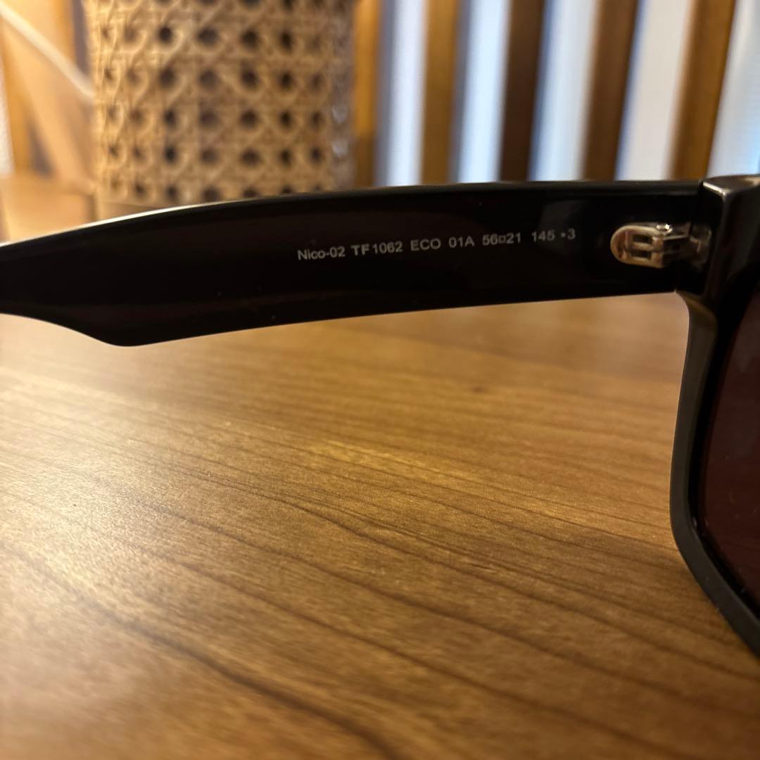 TOM FORD トムフォード サングラス FT1062-5601A