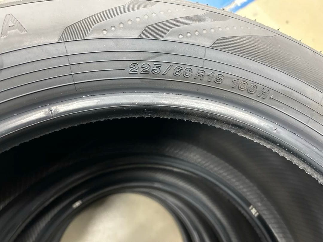 新車外し　225/60R18 ヨコハマ　アルファード　純正　タイヤ　2026年