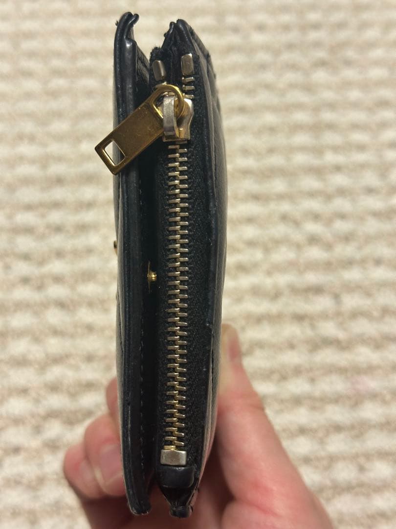 サンローラン YSL ブラック キルティング 二つ折り財布 シリアルナンバー