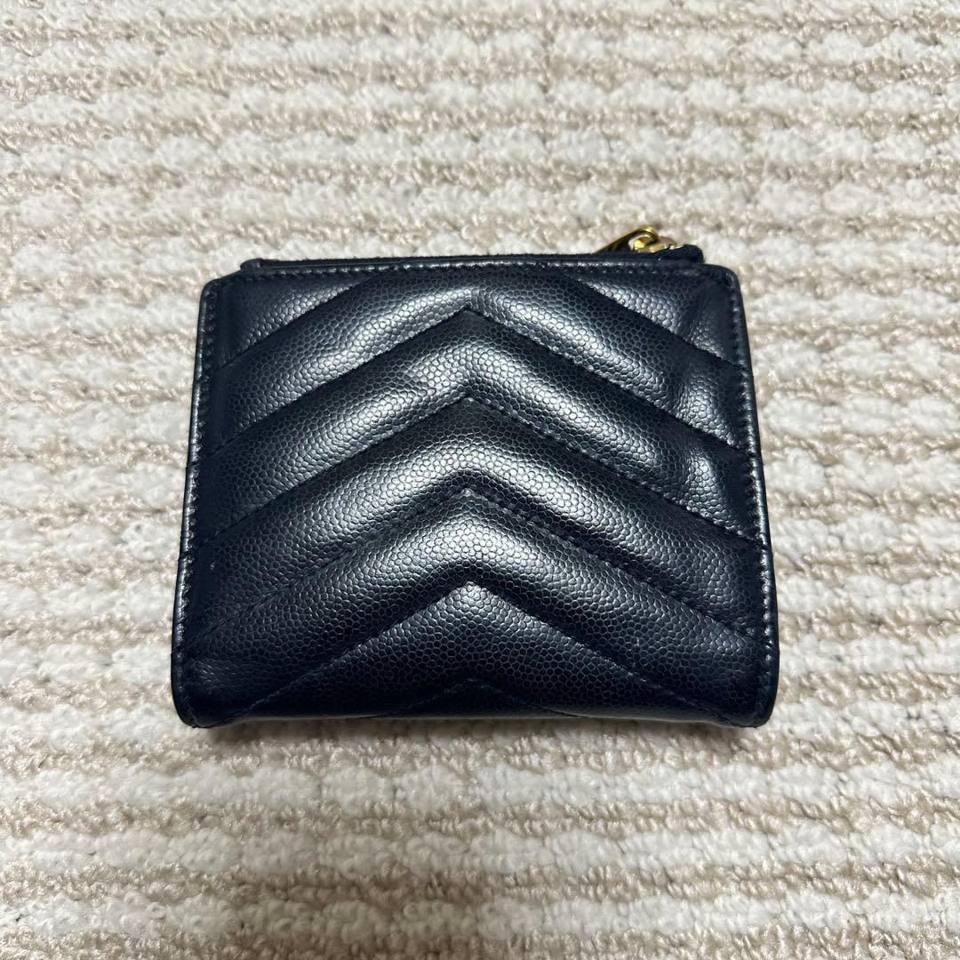 サンローラン YSL ブラック キルティング 二つ折り財布 シリアルナンバー