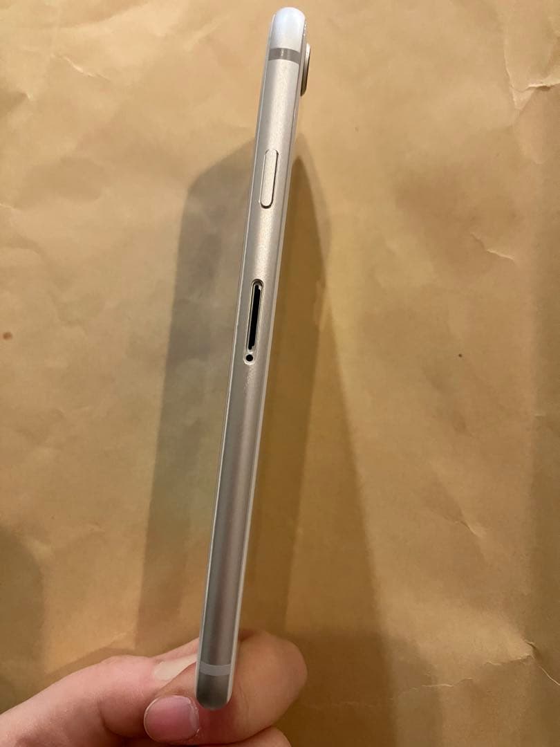 Apple iPhone 8 シルバー 64GB 本体