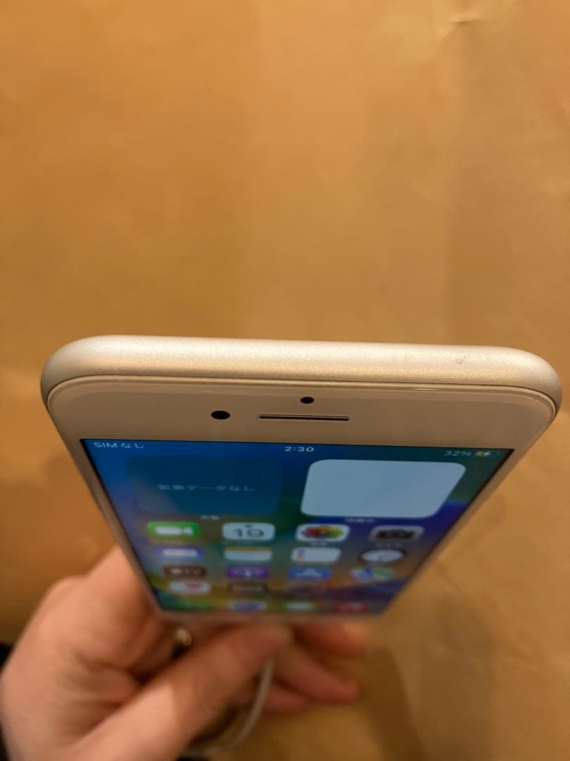 Apple iPhone 8 シルバー 64GB 本体