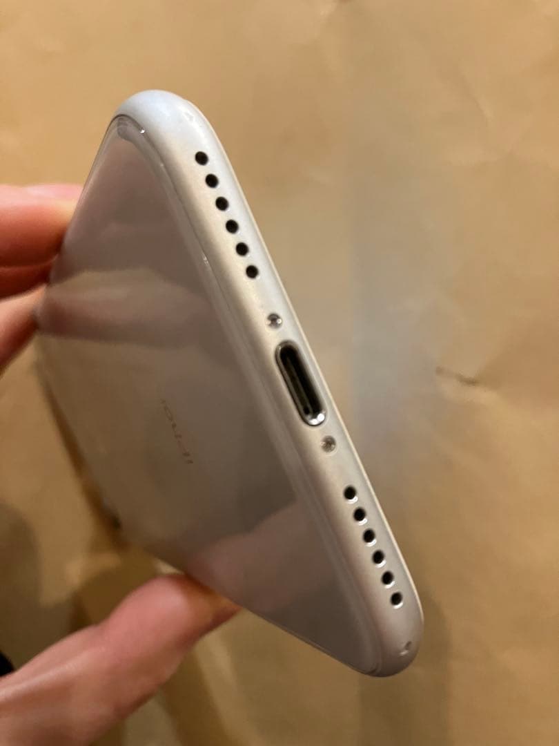 Apple iPhone 8 シルバー 64GB 本体