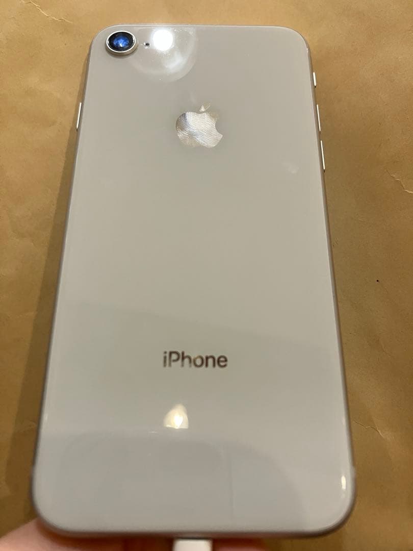Apple iPhone 8 シルバー 64GB 本体