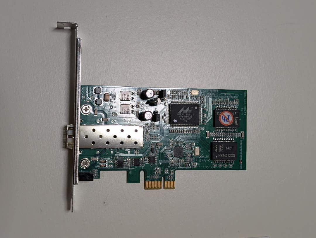 Startech PEX1000SPF2 SPFスロット付きネットワークカード