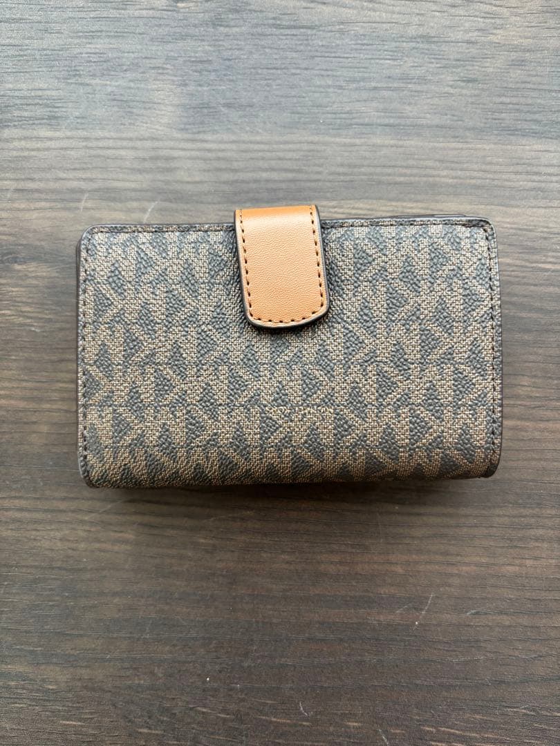 ち*み様 未使用 ⭐️ MICHAEL KORS マイケルコース 二つ折り財布